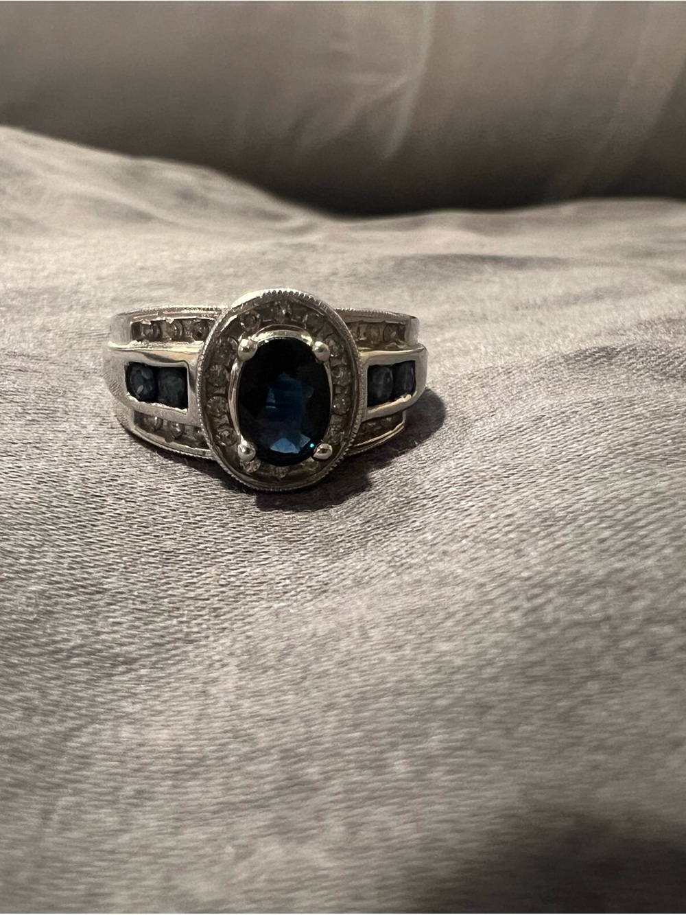 14k White Gold Natural Sapphire & Diamond Oval Halo Ring Size 6.75